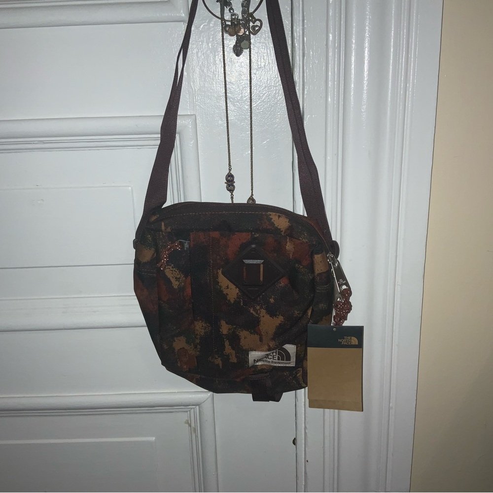NWT THE NORTH FACE bag.  9in by 11in.